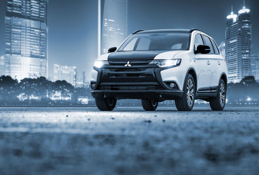  Mitsubishi Outlander 25 2016 года  (фото 1 из 4)